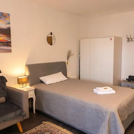 Appartamento 4-studio Mit Kueche & Magenta Tv-10 Min Ins Zentrum